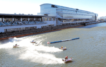 ボートレース戸田の水面
